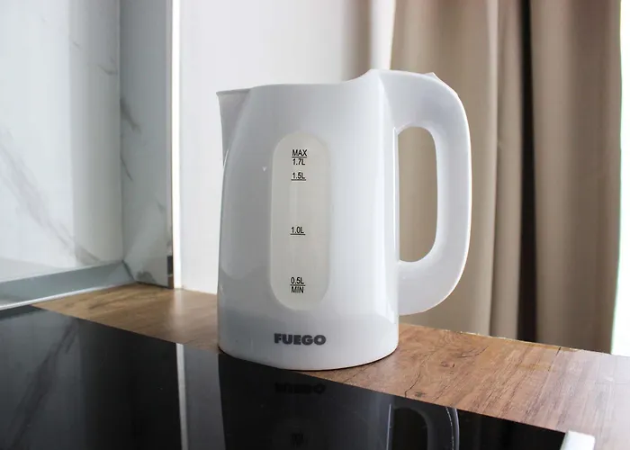 Fifteen Eighty-six דורס