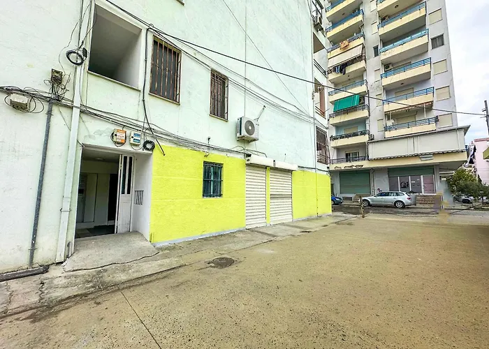 Fifteen Eighty-six דורס